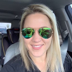 Meet your Posher, Carly